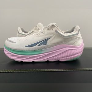Women’s Altra Via Olympus Size 11
